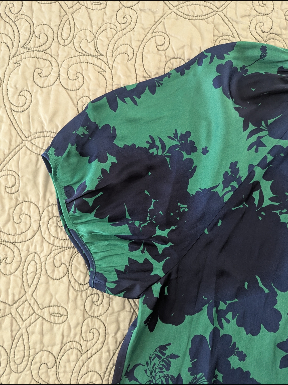 NWT Nine West Silky Floral Blouse - Picture 4 of 9